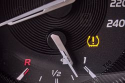 Czujnik ciśnienia Toyota Rav 4 - Zmiana kół z czujnikami ciśnienia w oponach od 