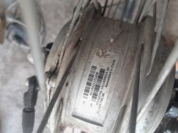 Silnik z roweru Telefunken z etykietą numeru seryjnego.