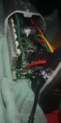 Hulajnoga Blaupunkt ESC910 nie reaguje na uruchomienie - uszkodzona wtyczka naprawiona