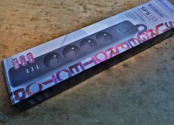 Inside the surge protector strip and USB power supply test - SFS133 Defender Surge Protector