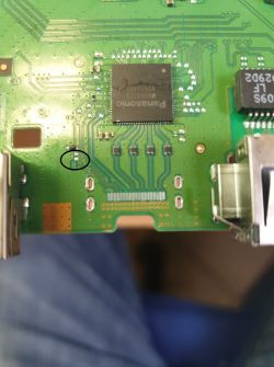 PS4 CUH-2216B - Identyfikacja zdmuchniętego elementu na płycie SAF-006 1-983-670-41