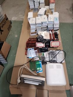 Zestaw do naprawy LCD: separator, wyświetlacze, kleje, ramki i lampy UV