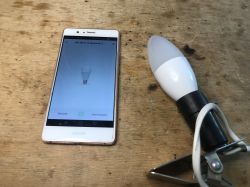 Inteligentna 'żarówka' WOJ14413 WiFi LED CCT - wnętrze, aplikacja, Tasmota