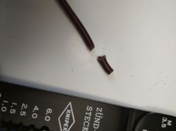 Wielofunkcyjne szczypce Knipex 9721215B, recenzja Wielofunkcyjne szczypce Knipex 9721215B, recenzja