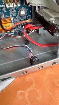 Komputer z płytą główną ASRock FSBIGHz DDR11800 nie wyświetla obrazu