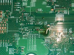 Xbox One S 1681 - Identyfikacja brakującego elementu na płycie (zdjęcia)