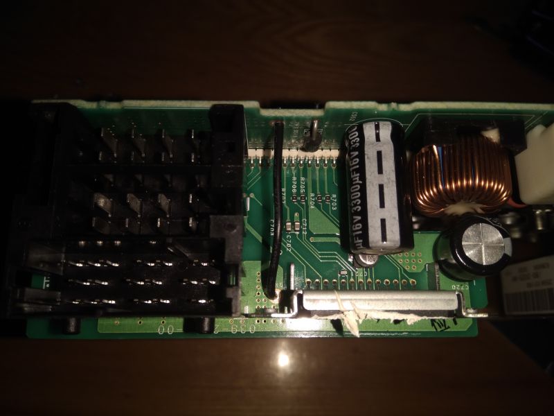 Laguna II 2006 - problemy z radiem Cabasse: trzaski i brak dźwięku FM