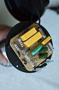 Jak wzmocnić skuteczność lampy na muchy i komary za 40 zł?