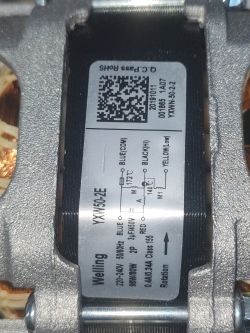 Etykieta silnika pompy: QR kod, schemat połączeń i dane 220–240 V