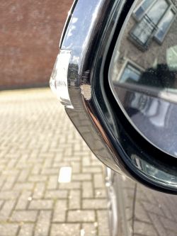 Jak naprawić przerysowany rant obudowy lusterka samochodowego?