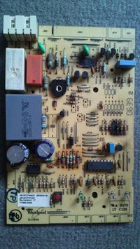 Whirlpool ADP 4546 - Uszkodzony triak T4 0560 i rezystory R043 i R042