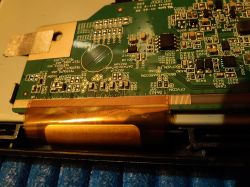 Wymiana panelu w monitorze - możliwość odłączenia taśmy z złączami