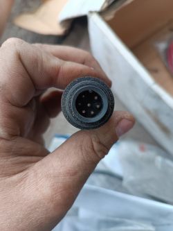 ISOBUS 9pin czy można zrobić samemu takie przewody połączeniowe?Proszę o schemat