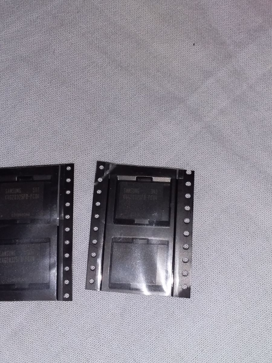 Oddam kości pamięci SAMSUNG GDDR5 K4G20325FD-FC04 - elektroda.pl
