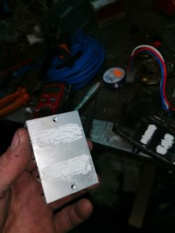 Kosiarka akumulatorowa Bosch Rotak 37 Li 36V wyłącza się po chwili działania.
