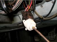 Audi 80 b4, zwarte kable od kierunkowskazów.