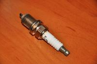 Accord - brązowe ślady na jednej świecy po 5000 km, co mogą oznaczać?