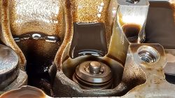 Jak regulować luzy zaworowe w Kia Rio 2012 1.4 G4FA z nietypowymi wartościami?