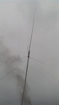 Czy przebicie w złączu anteny CB stacjonarnej jest normalne?