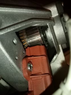 Indesit WISL85 - Szarpanie silnikiem brak wolnego startu