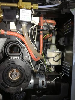 Saeco Minuto HD8763 espresso machine - coffee is flowing poorly Saeco Minuto HD8763 espresso machine - coffee is flowing poorly