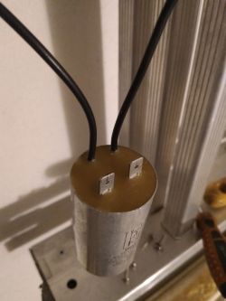 Zelmer Meteor (stary) - Iskrzenie silnika, możliwa wymiana kondensatora z kosiarki elektrycznej?