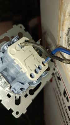 Intelligent 230V light switch - how to connect with two wires in the box?