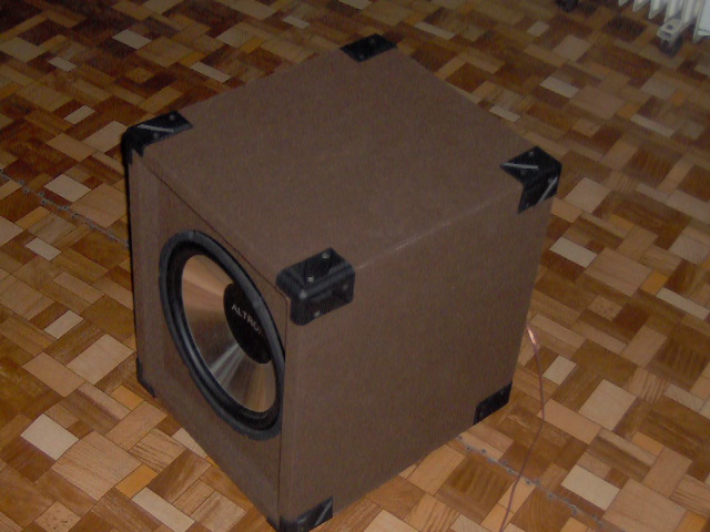 Moja pierwsza konstrukcja... Subwoofer 30cm...