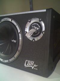 Zatyczka do bass reflexu. Czy taka konstrukcja ma rację bytu?