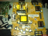 SAMSUNG 710N pasy na ekranie