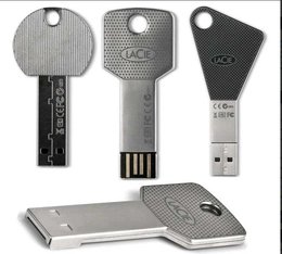 Pendrive w kształcie klucza. Pendrive w kształcie klucza.