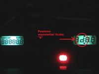 Licznik cyfrowy VW GOLF III wyświetla cyfry z ubytkami