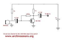 Mikrofon stereo zintegrowany z małym wzmacniaczem.