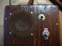 Steampunkowy wykrywacz pola magnetycznego