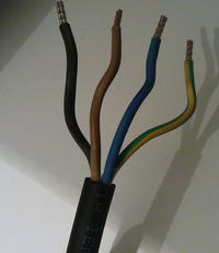 Connecting Electrolux EHD 60150P Induction Hob: Wiring 5-Core Cable to 4-Core Cable Connecting Electrolux EHD 60150P Induction Hob: Wiring 5-Core Cable to 4-Core Cable